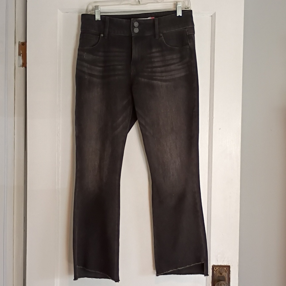Cabi Women's Black Washed Capris